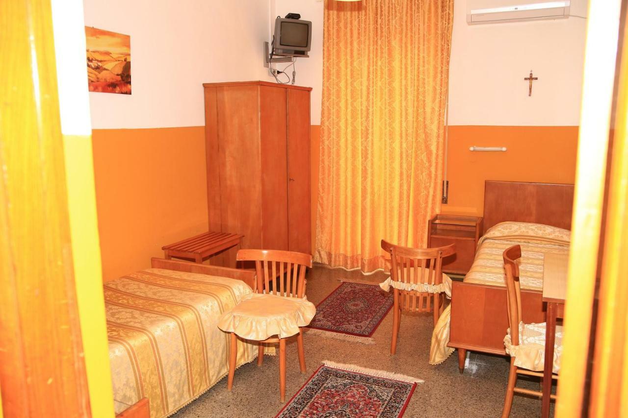 Hotel San Vincenzo 索威拉托玛里纳 外观 照片