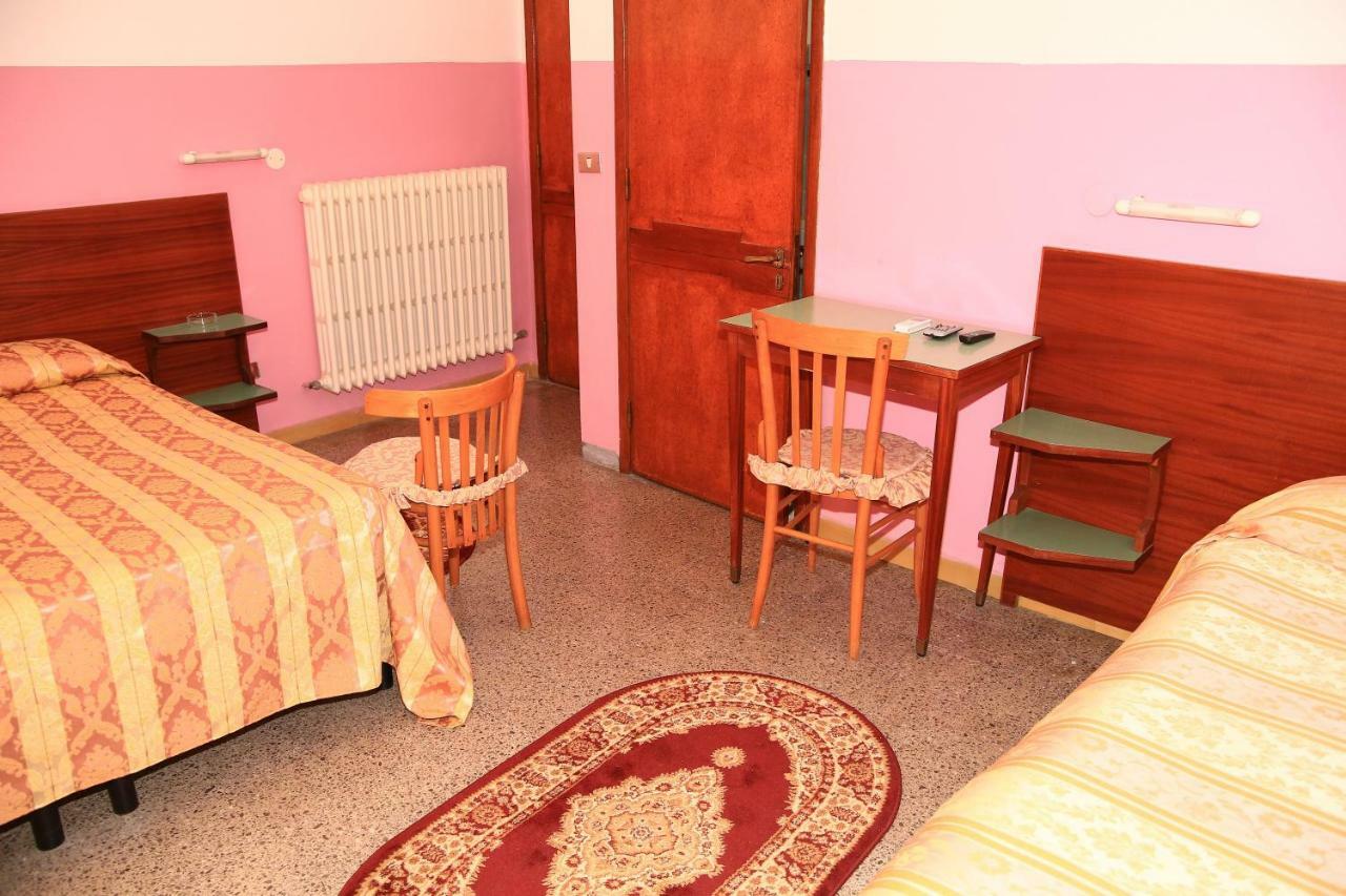 Hotel San Vincenzo 索威拉托玛里纳 外观 照片
