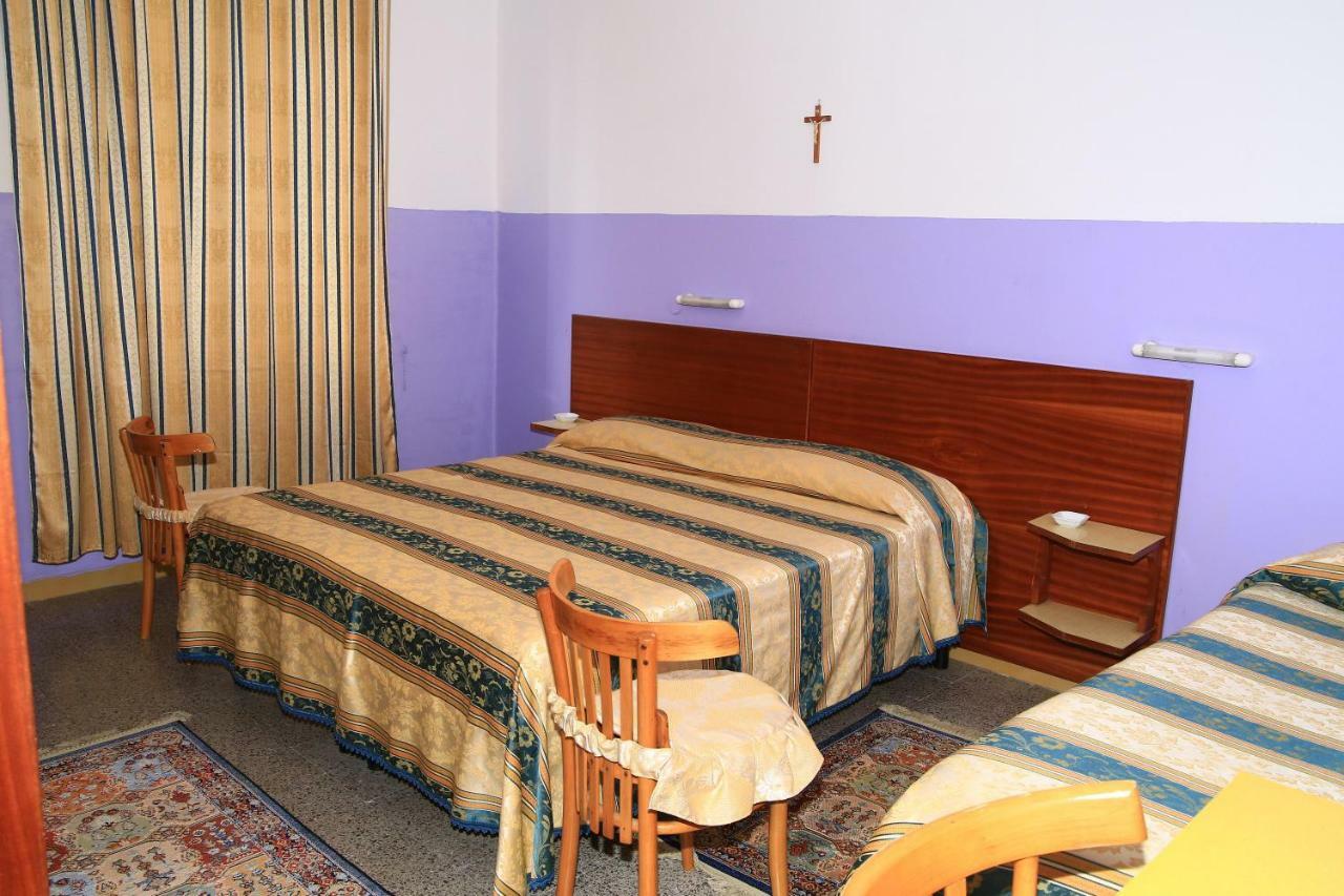 Hotel San Vincenzo 索威拉托玛里纳 外观 照片