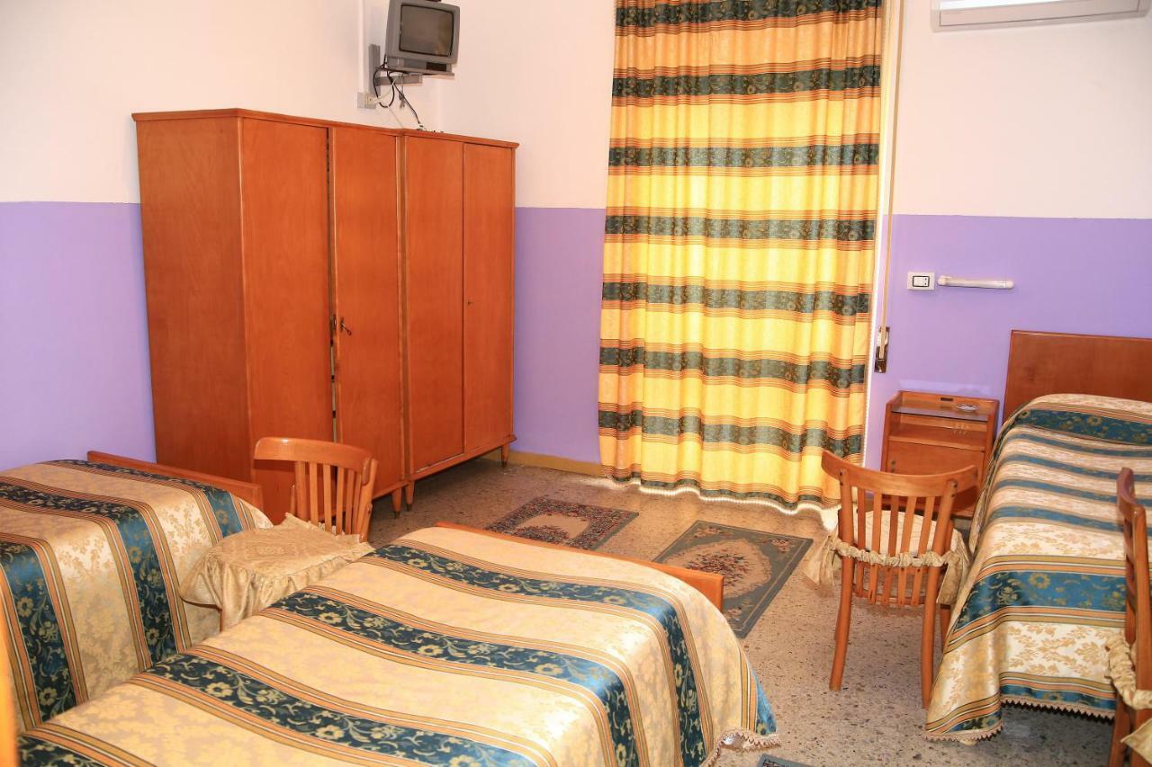 Hotel San Vincenzo 索威拉托玛里纳 外观 照片
