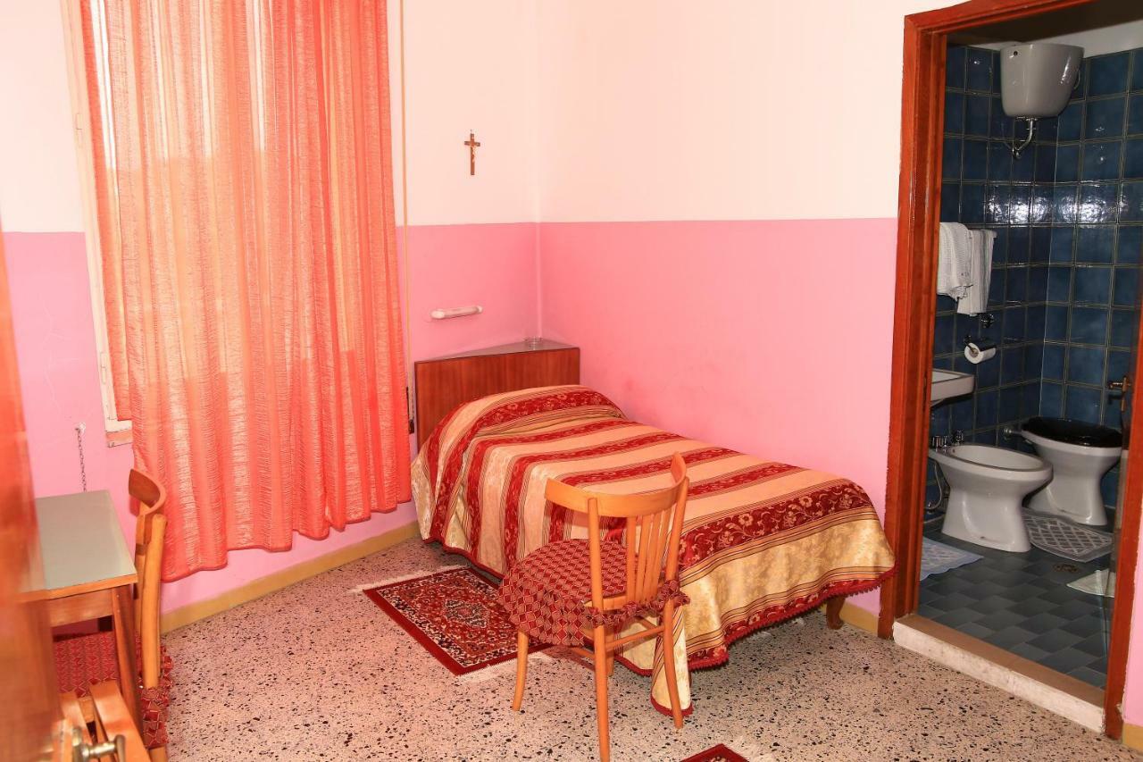 Hotel San Vincenzo 索威拉托玛里纳 外观 照片